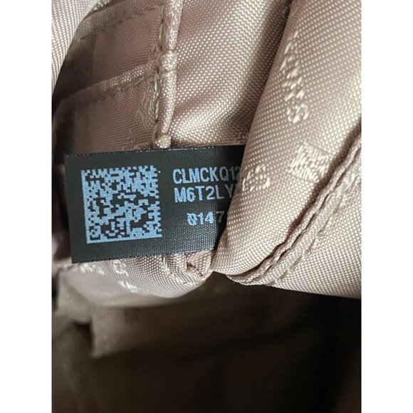 Michael Kors Aspen XL Wristlet MK Vanilla Ski Patch Zip Clutch NWT - Picture 12 of 15